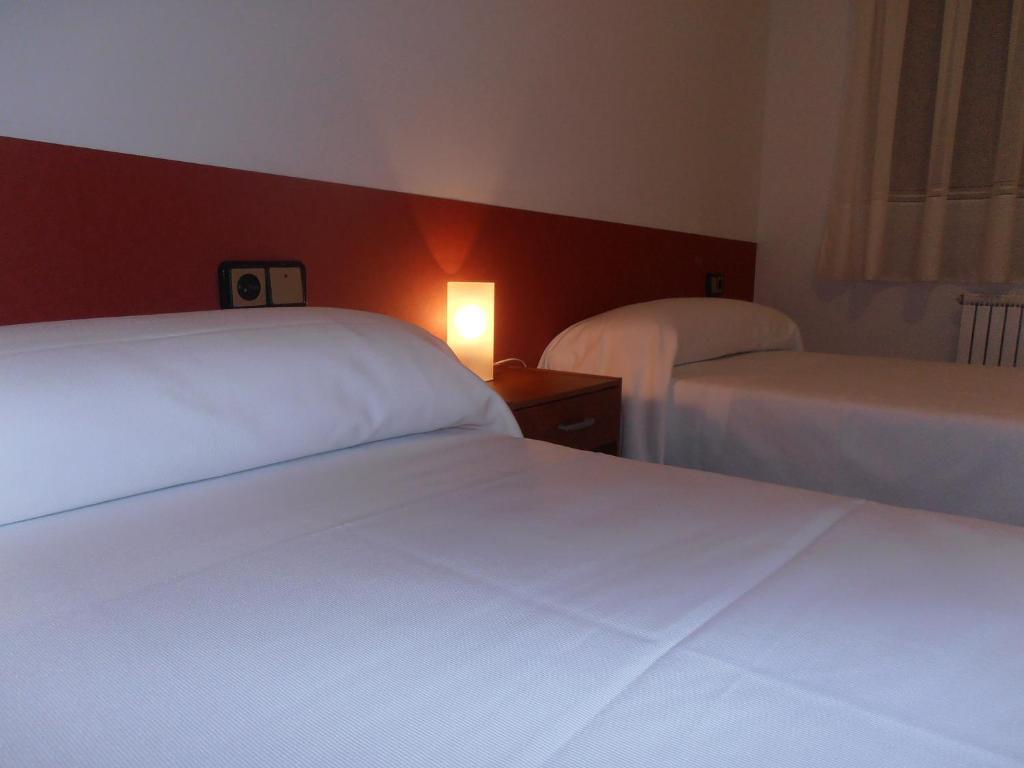 Hostal Braseria Tivissa Room photo